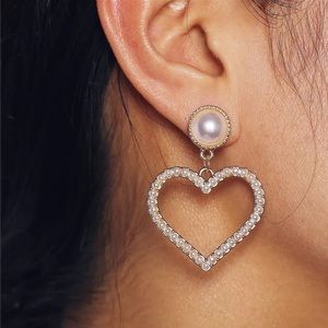 Pearl heart earrings
